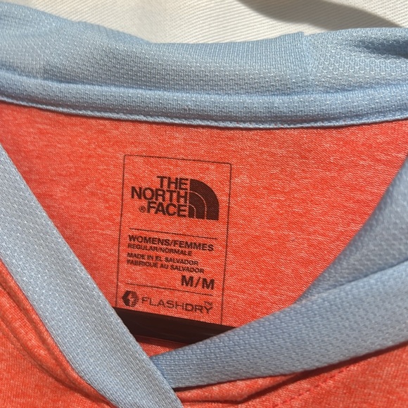 THE NORTH FACE • Long Sleeved Shirt With Hoodie • Size Medium - Picture 3 of 7